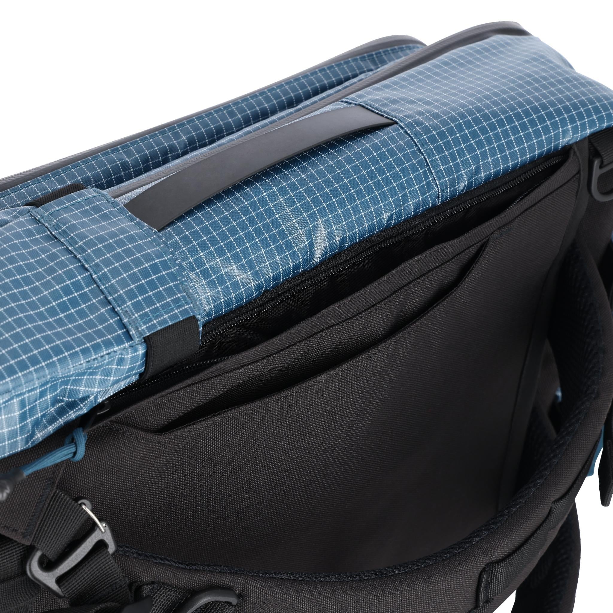 Apex Global Travel Bag 30L - Image 10
